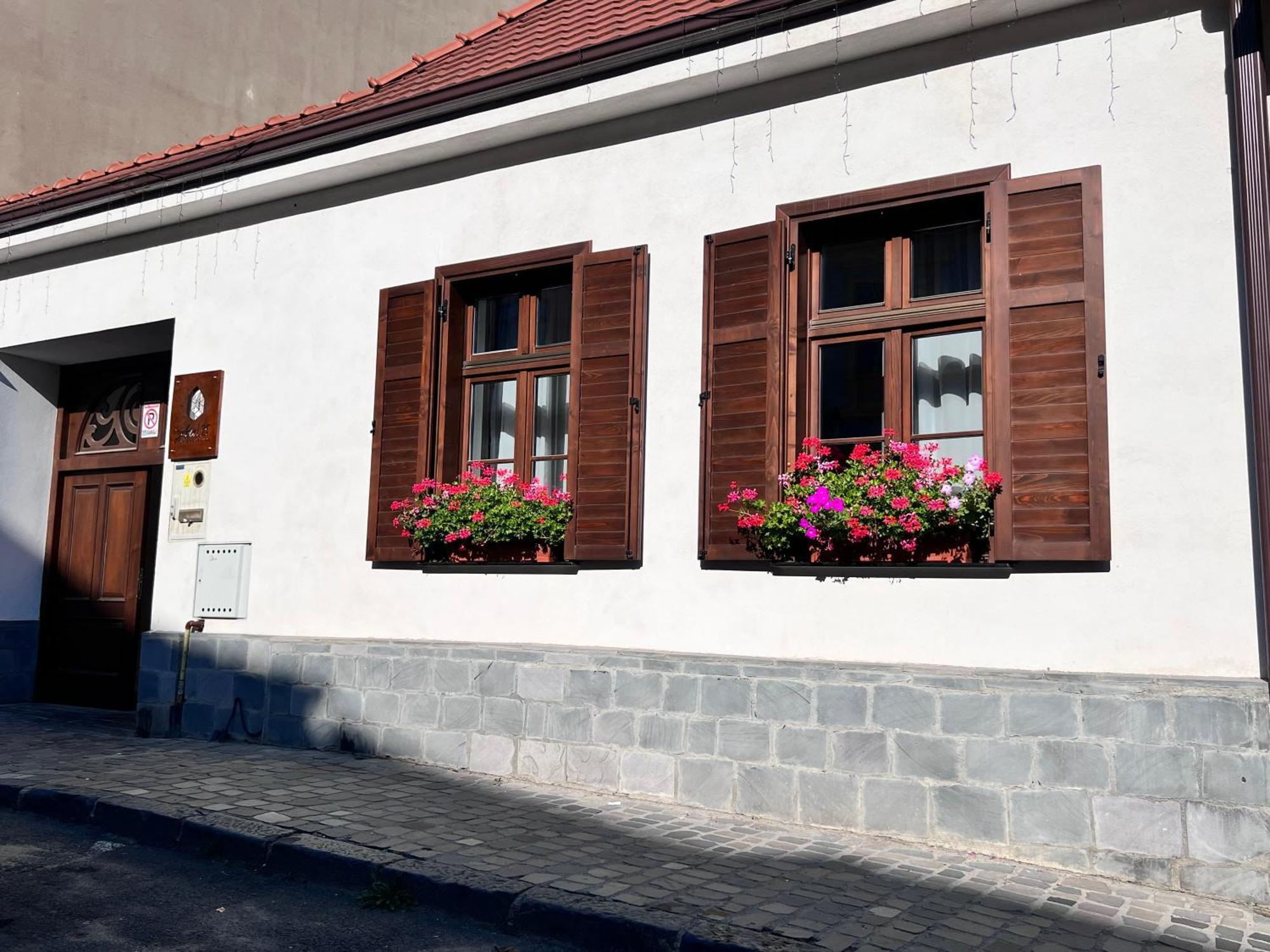 Arce Boutique Hotel Braşov Extérieur photo